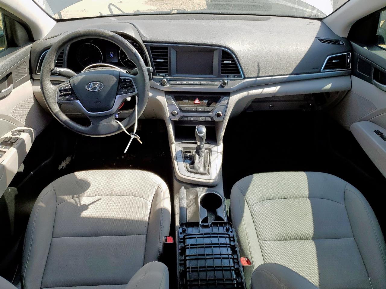 2018 Hyundai Elantra - Image 8