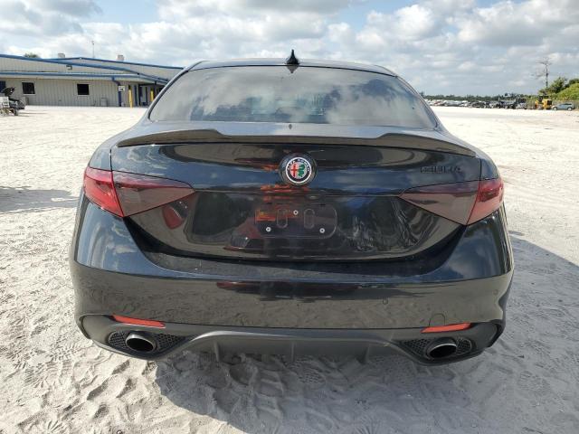  ALFA ROMEO GIULIA 2017 Чорний