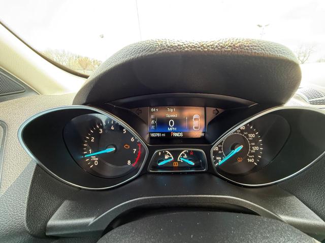  FORD ESCAPE 2019 Czarny