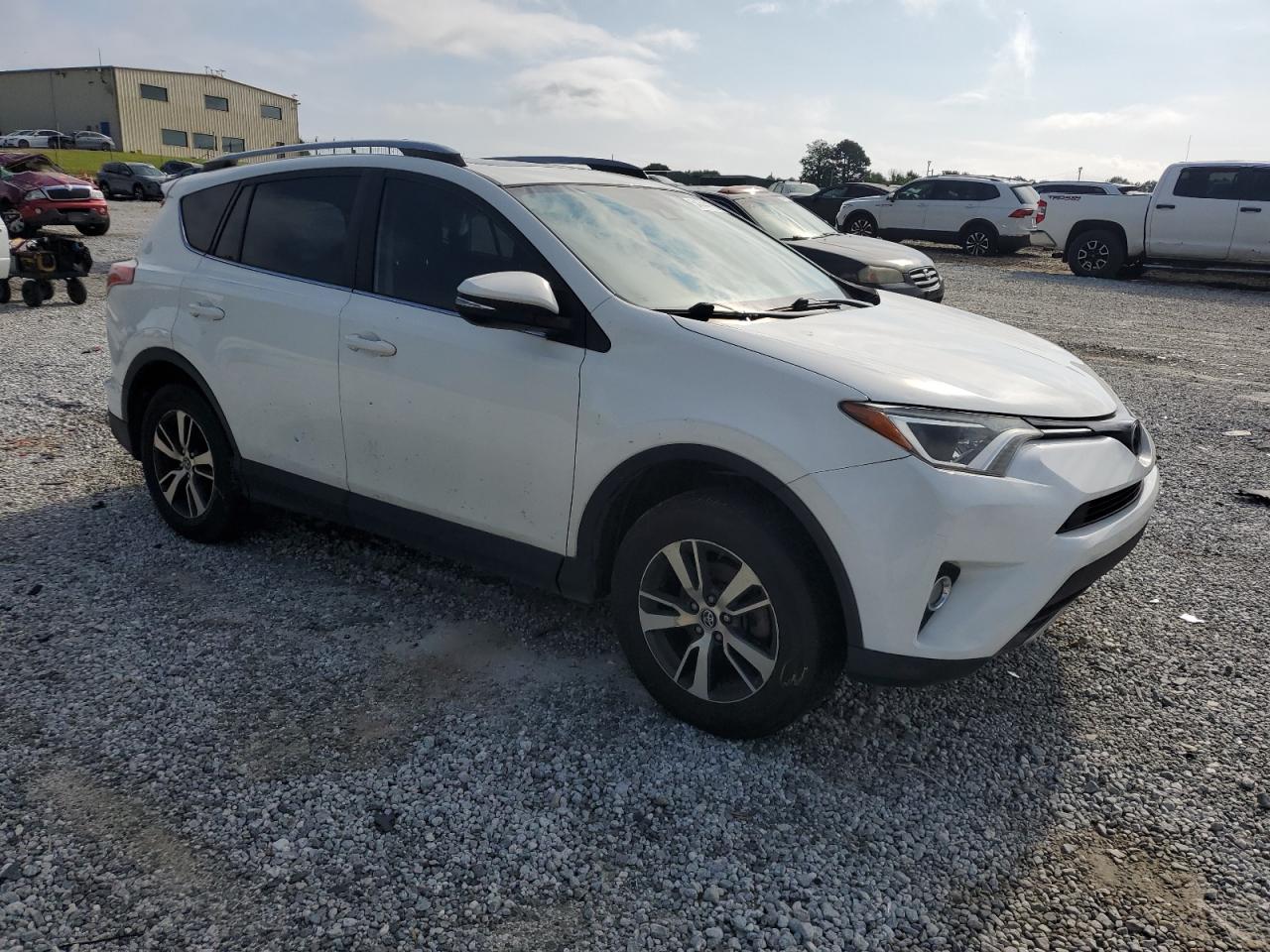 JTMWFREV8JJ183256 TOYOTA RAV4 2018