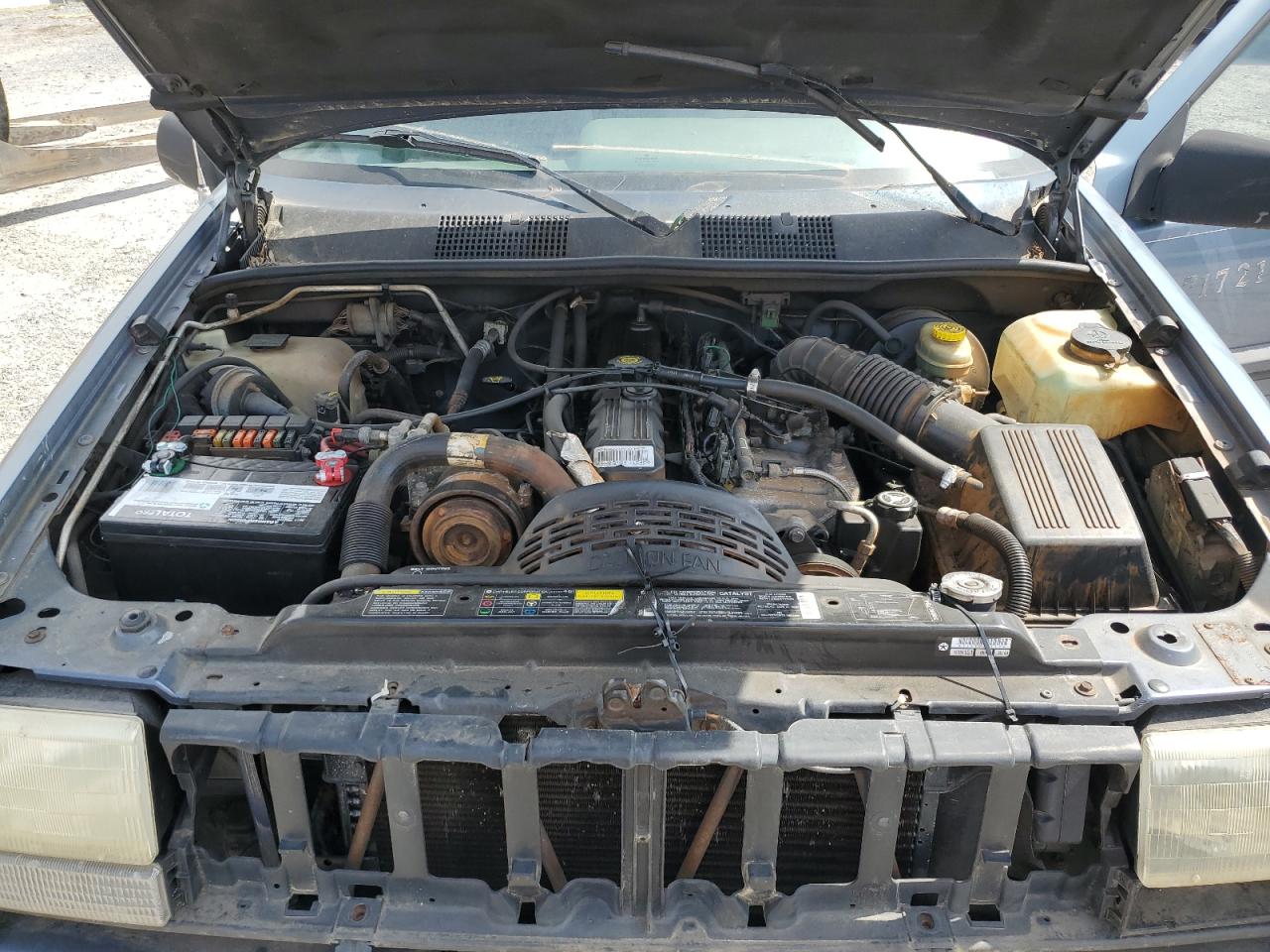 1995 Jeep Grand Cherokee Laredo VIN: 1J4GZ58S2SC605219 Lot: 53530075