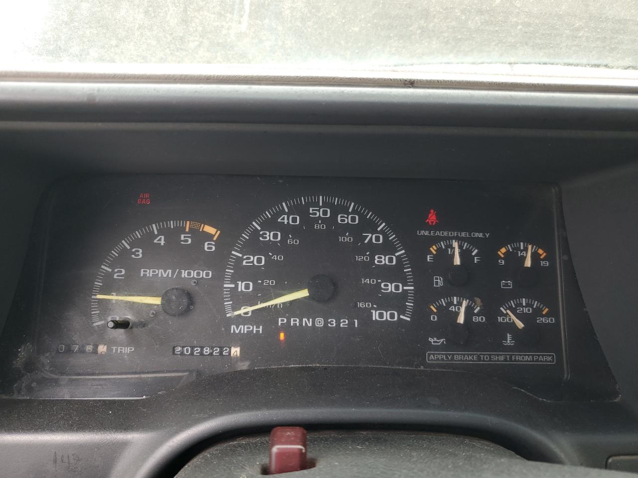 1996 Chevrolet Tahoe K1500 VIN: 1GNEK13R9TJ424167 Lot: 52649995