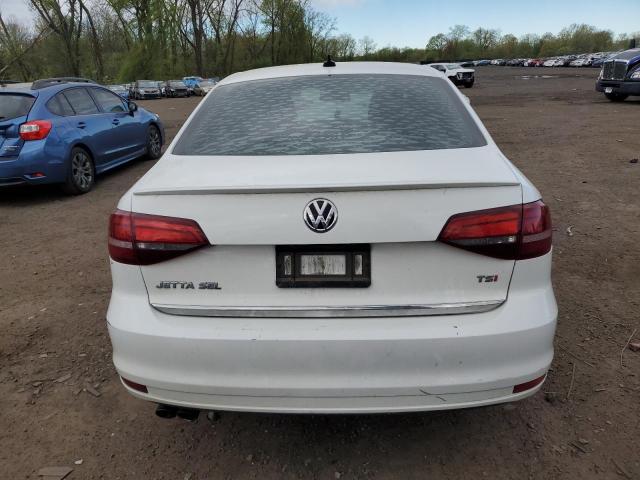 Sedans VOLKSWAGEN JETTA 2017 White