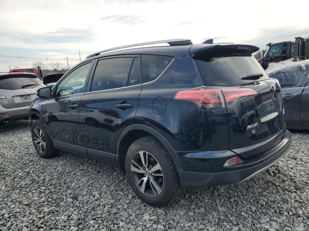 JTMRFREV1HD220198 TOYOTA RAV4 2017