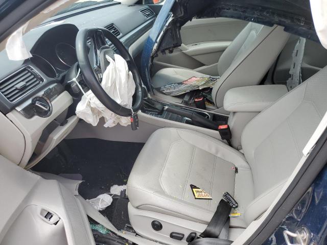  VOLKSWAGEN PASSAT 2018 Синий