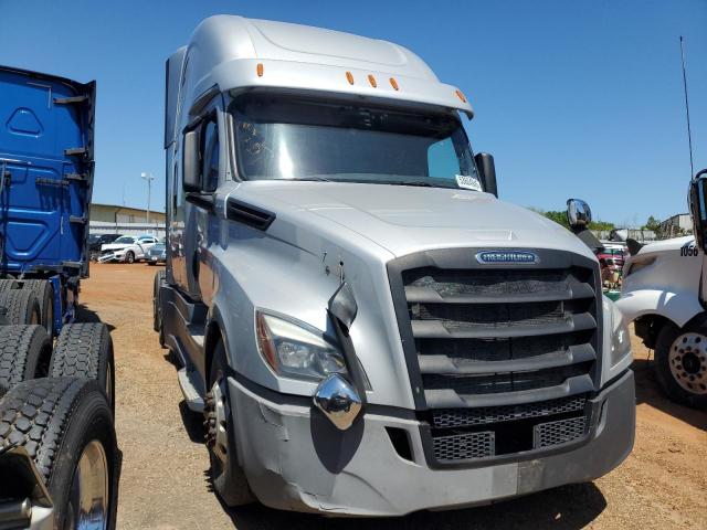 2018 FREIGHTLINER CASCADIA 126 SEMI TRUCK