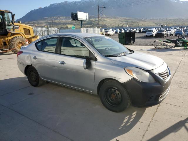  NISSAN VERSA 2014 Сріблястий