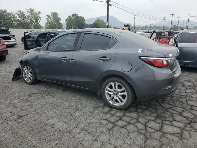 Седани TOYOTA YARIS 2017 Вугільний