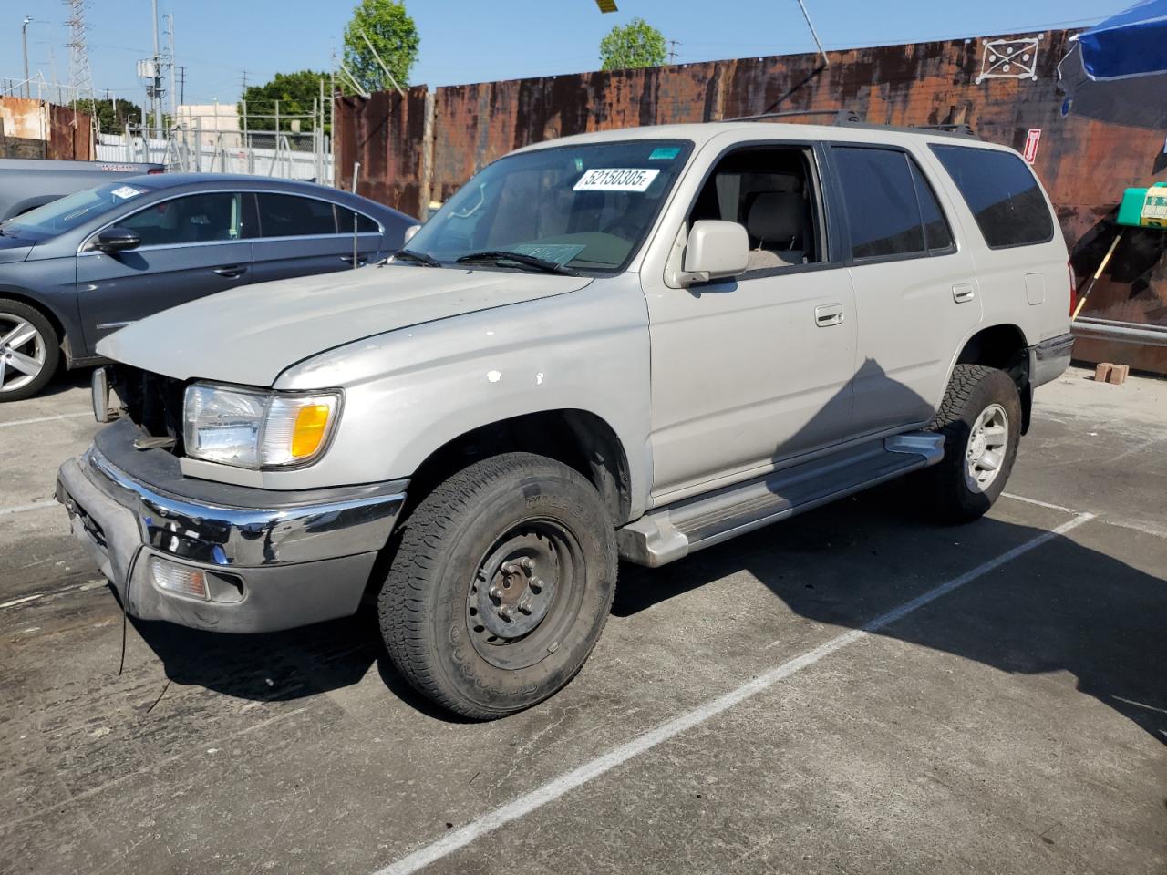Wilmington, CA에서 판매 중인 1999 Toyota 4Runner Sr5 - Front End