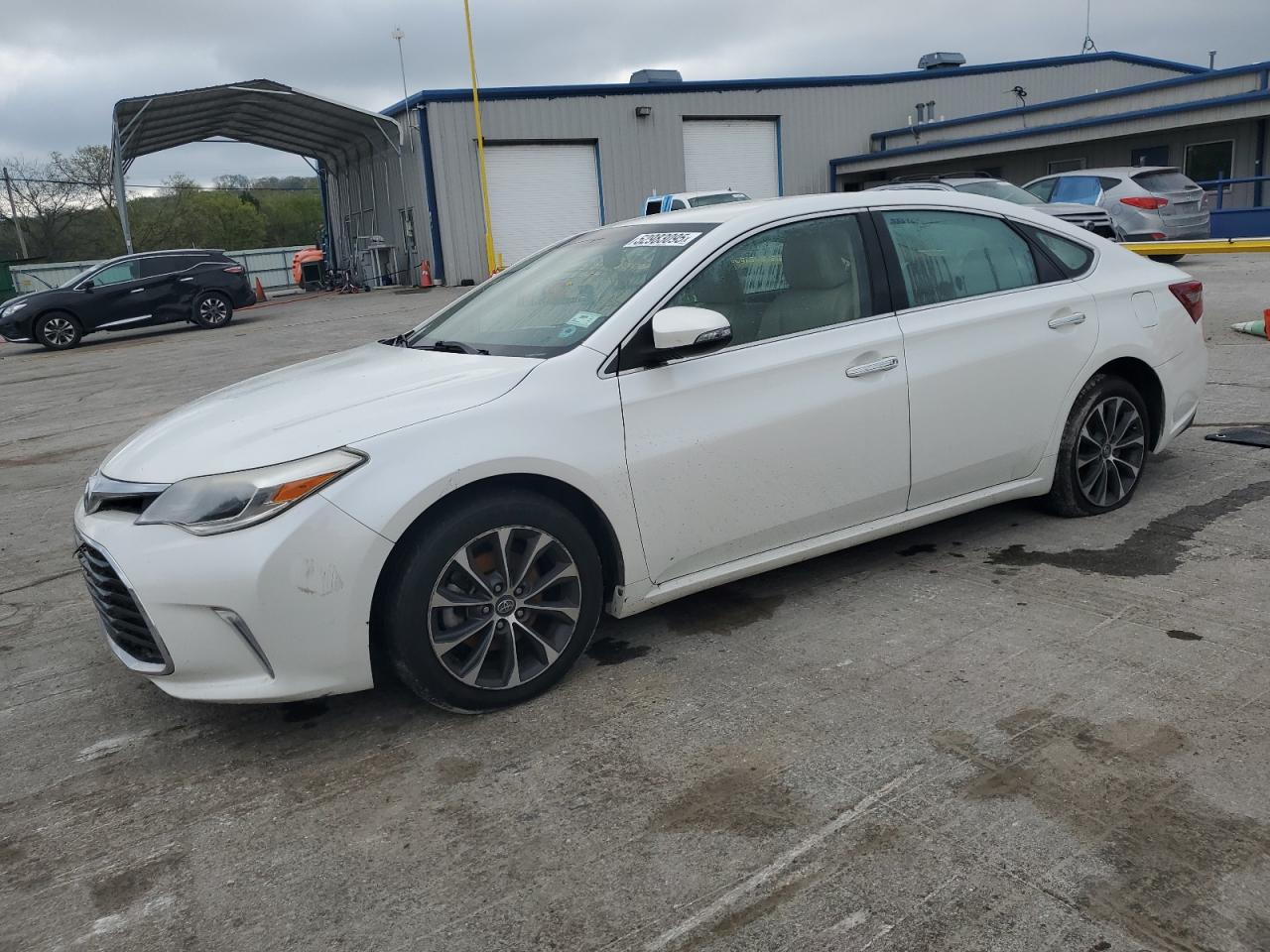 2016 Toyota Avalon Xle for Sale in Lebanon, TN - Water/Flood