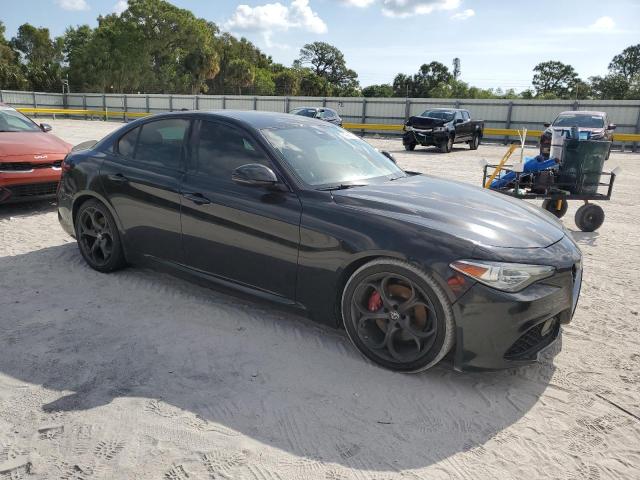  ALFA ROMEO GIULIA 2017 Чорний