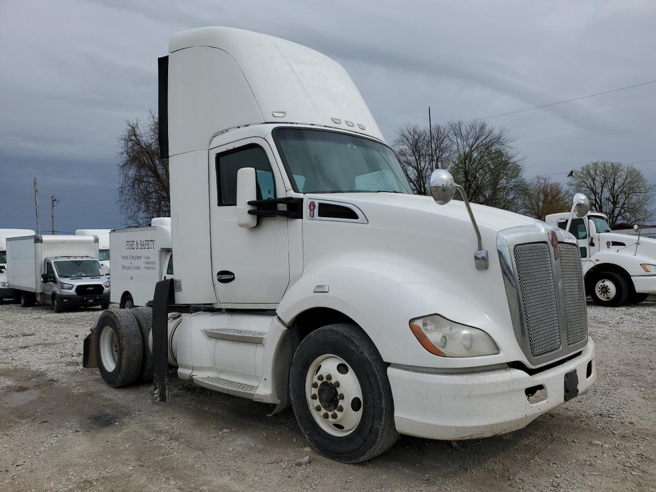 2014 Kenworth T680 Semi Truck for Sale in Rogersville, MO - Normal Wear