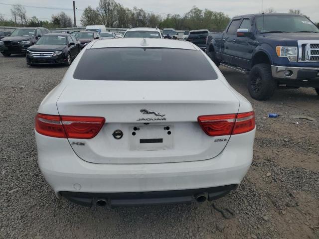Седаны JAGUAR XE 2017 Белы
