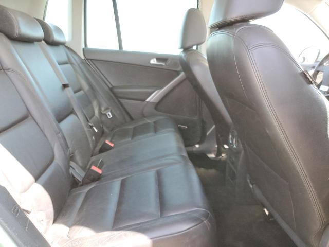 2010 VOLKSWAGEN TIGUAN SE
