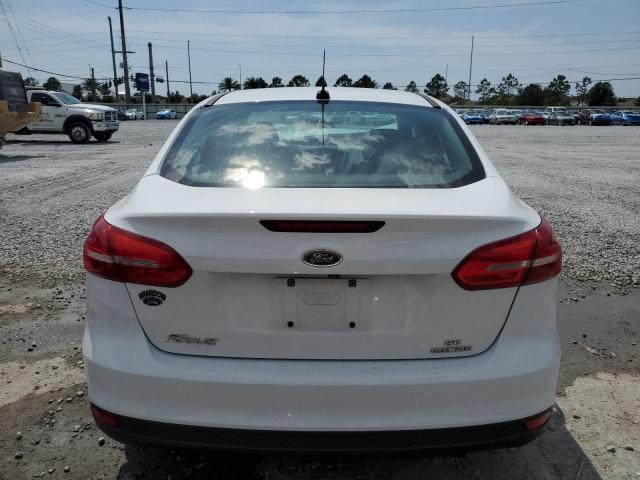  FORD FOCUS 2016 Белый