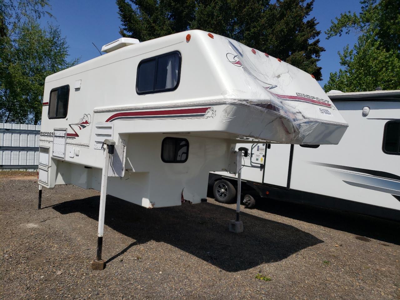 1998 Bigfoot Truck Camper for Sale in Woodburn, OR - Front End