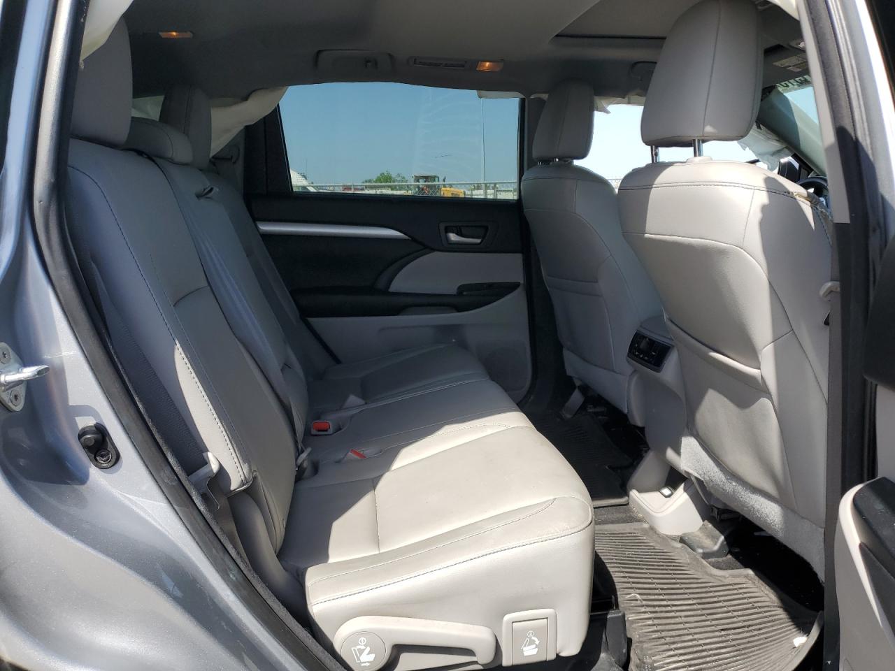 2015 Toyota Highlander Xle VIN: 5TDJKRFH2FS221718 Lot: 54261315