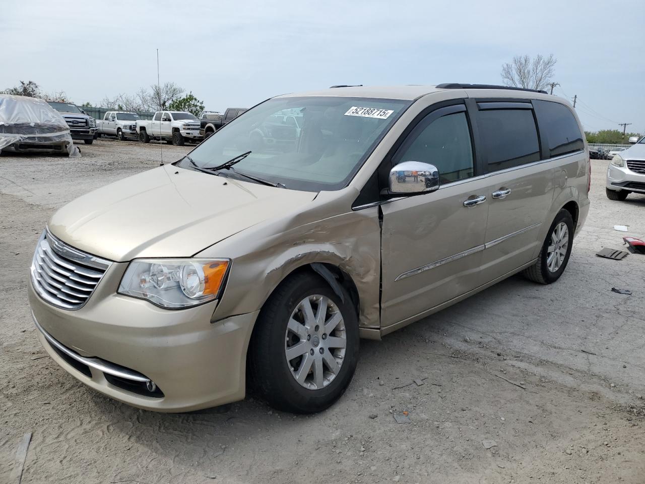 2013 Chrysler Town & Country Touring de vânzare în Kansas City, KS - Front End