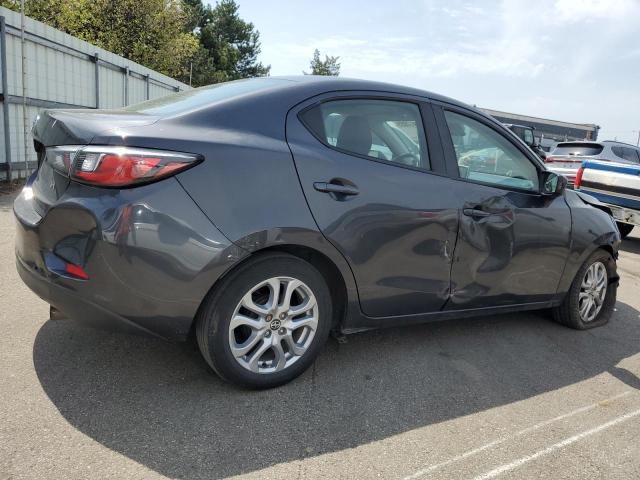 Седани TOYOTA SCION 2016 Сірий