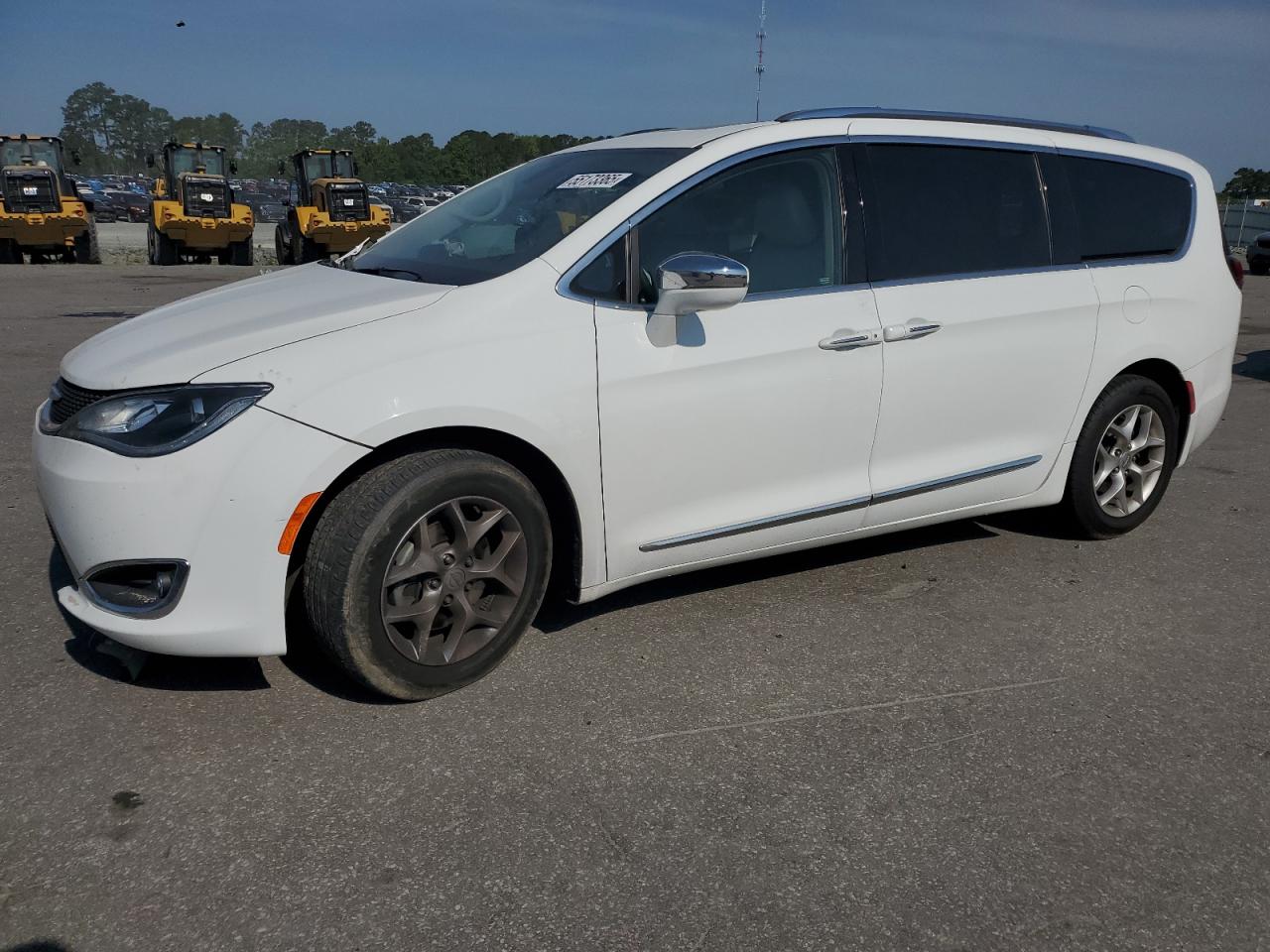 Dunn, NC에서 판매 중인 2020 Chrysler Pacifica Limited - Front End