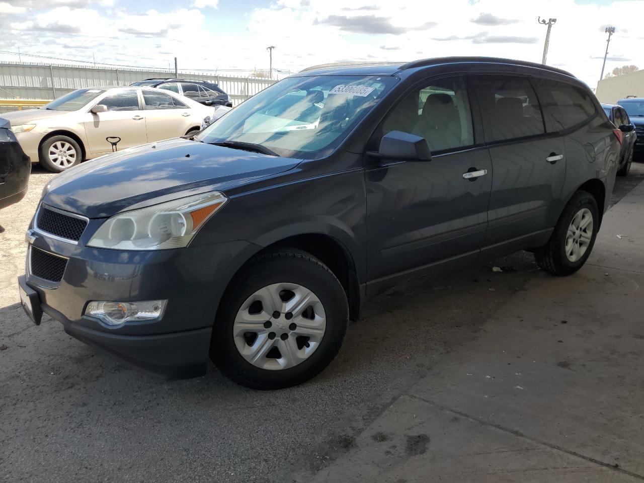 2011 Chevrolet Traverse Ls for Sale in Dyer, IN - Rear End