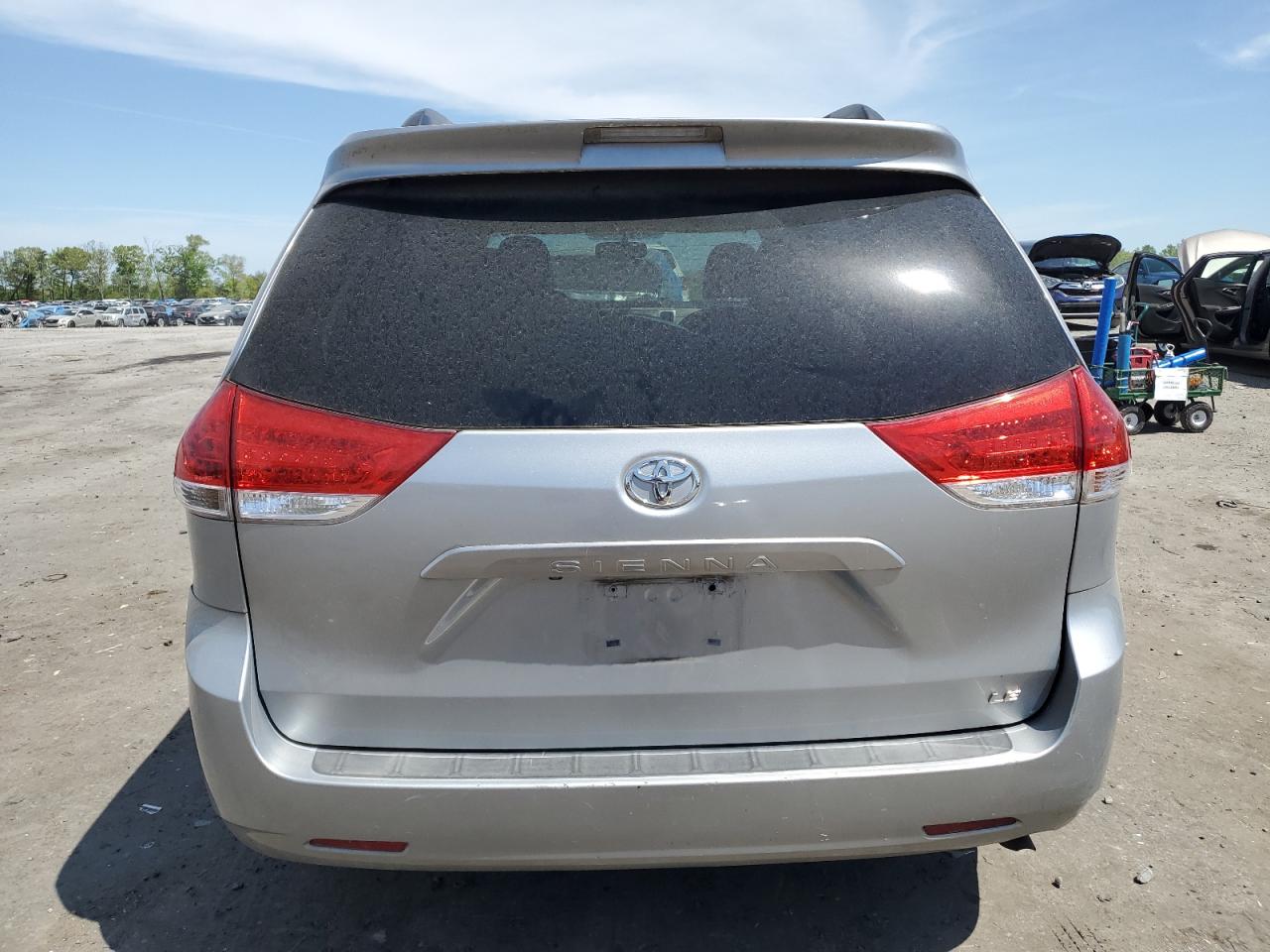 2011 Toyota Sienna Le VIN: 5TDKK3DC5BS143776 Lot: 54421375