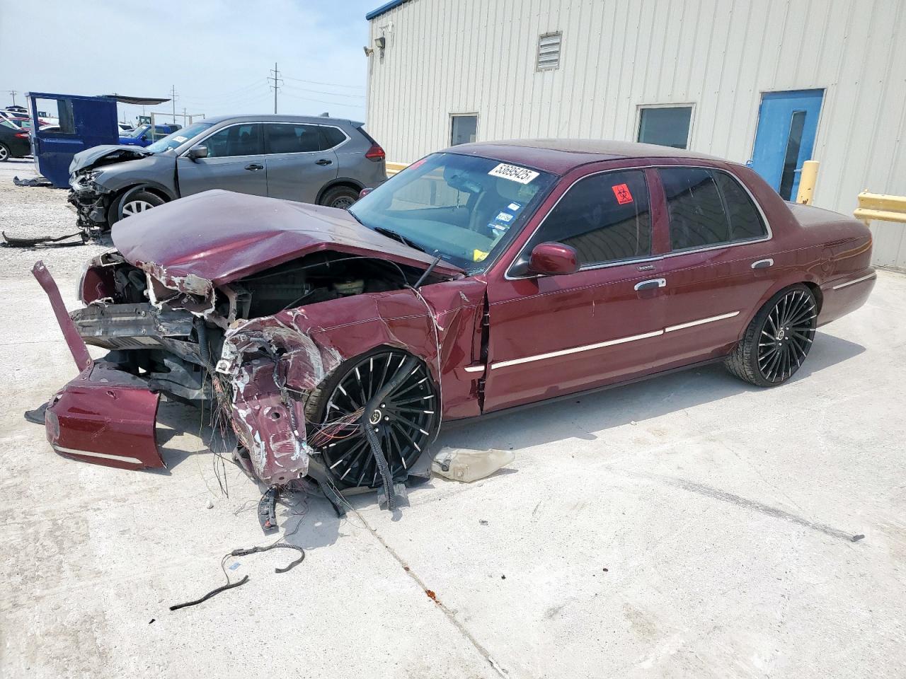 2008 Mercury Grand Marquis Ls for Sale in Haslet, TX - Front End