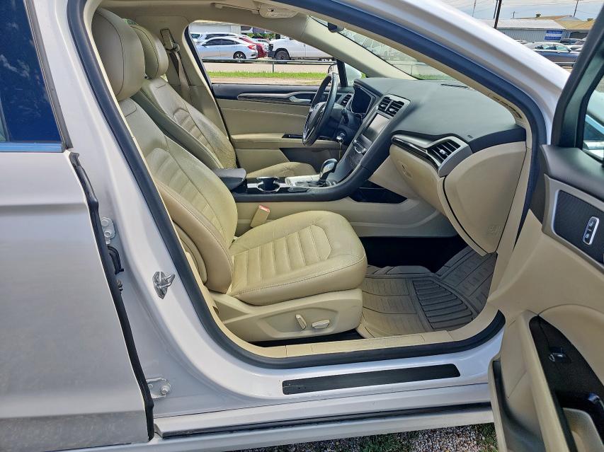 Sedans FORD FUSION 2015 Biały