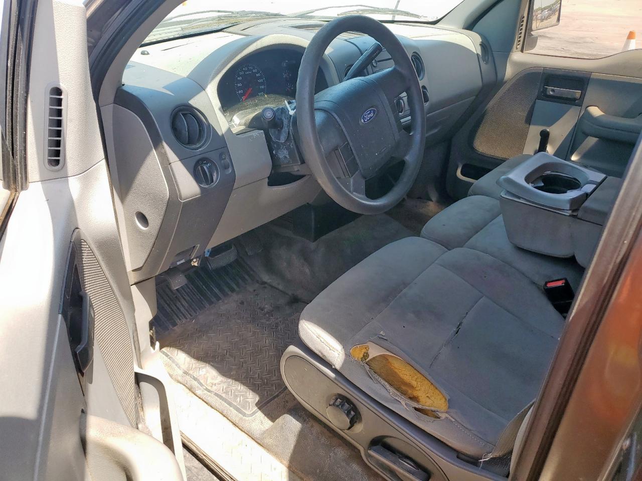 2004 Ford F150 VIN: 1FTRF02W54KD13028 Lot: 52139525