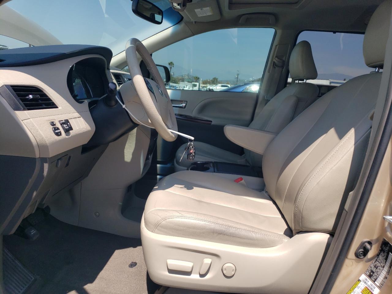2013 Toyota Sienna Xle VIN: 5TDYK3DC6DS322289 Lot: 54626135