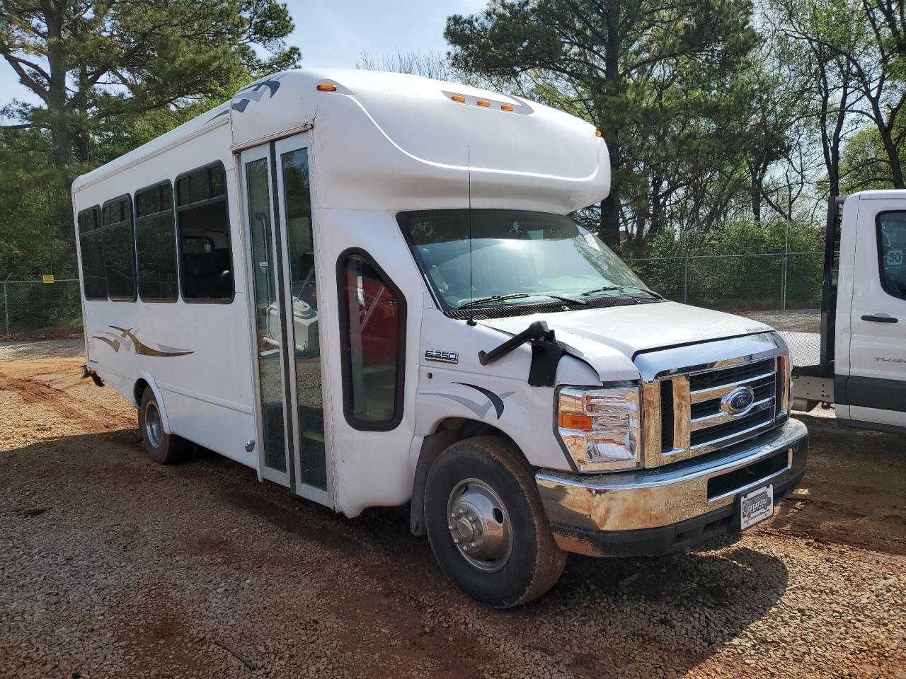 2019 Ford Econoline E350 Super Duty Cutaway Van for Sale in Tanner, AL - Rollover