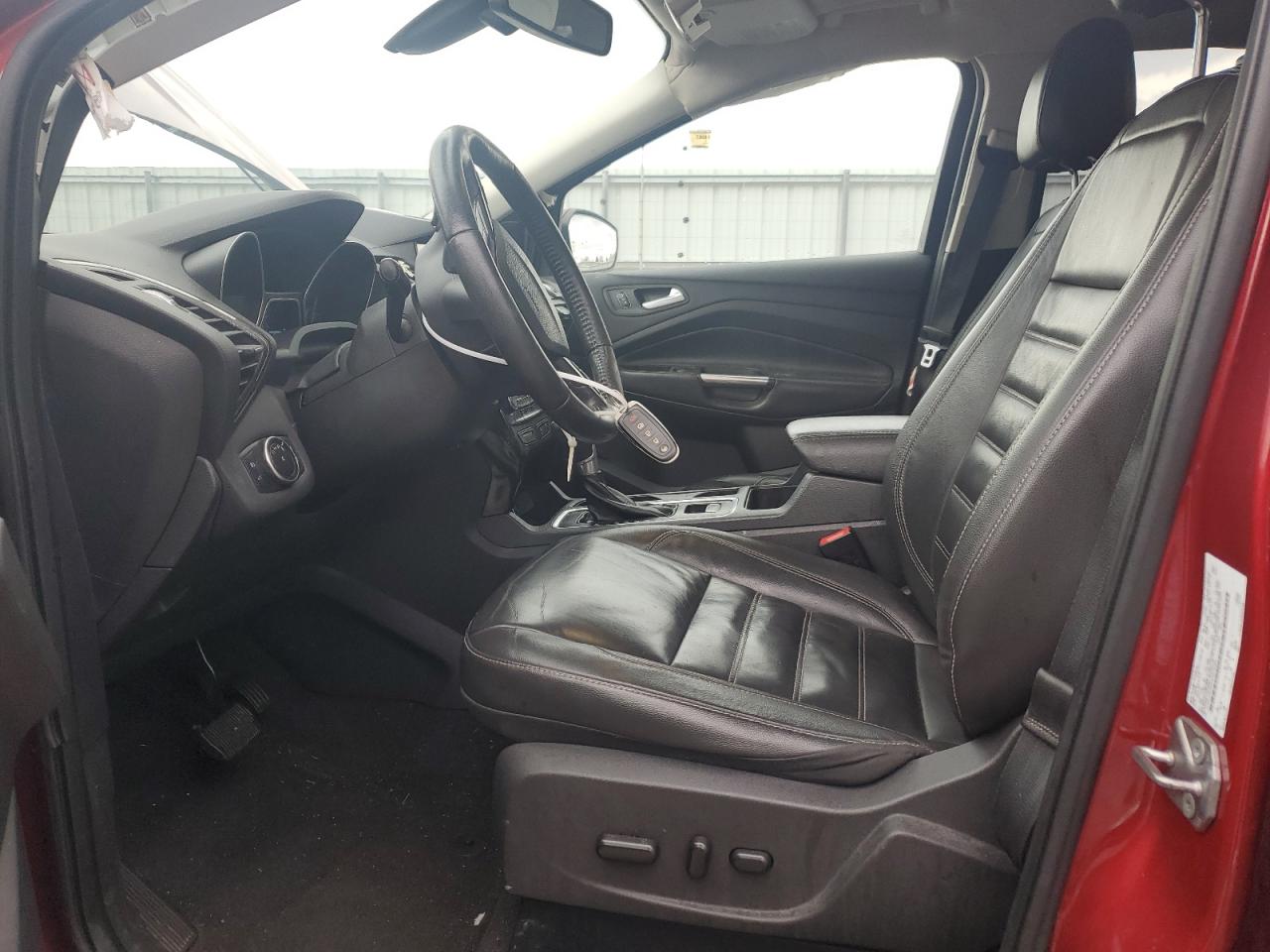 1FMCU9J90HUB75528 FORD ESCAPE 2017