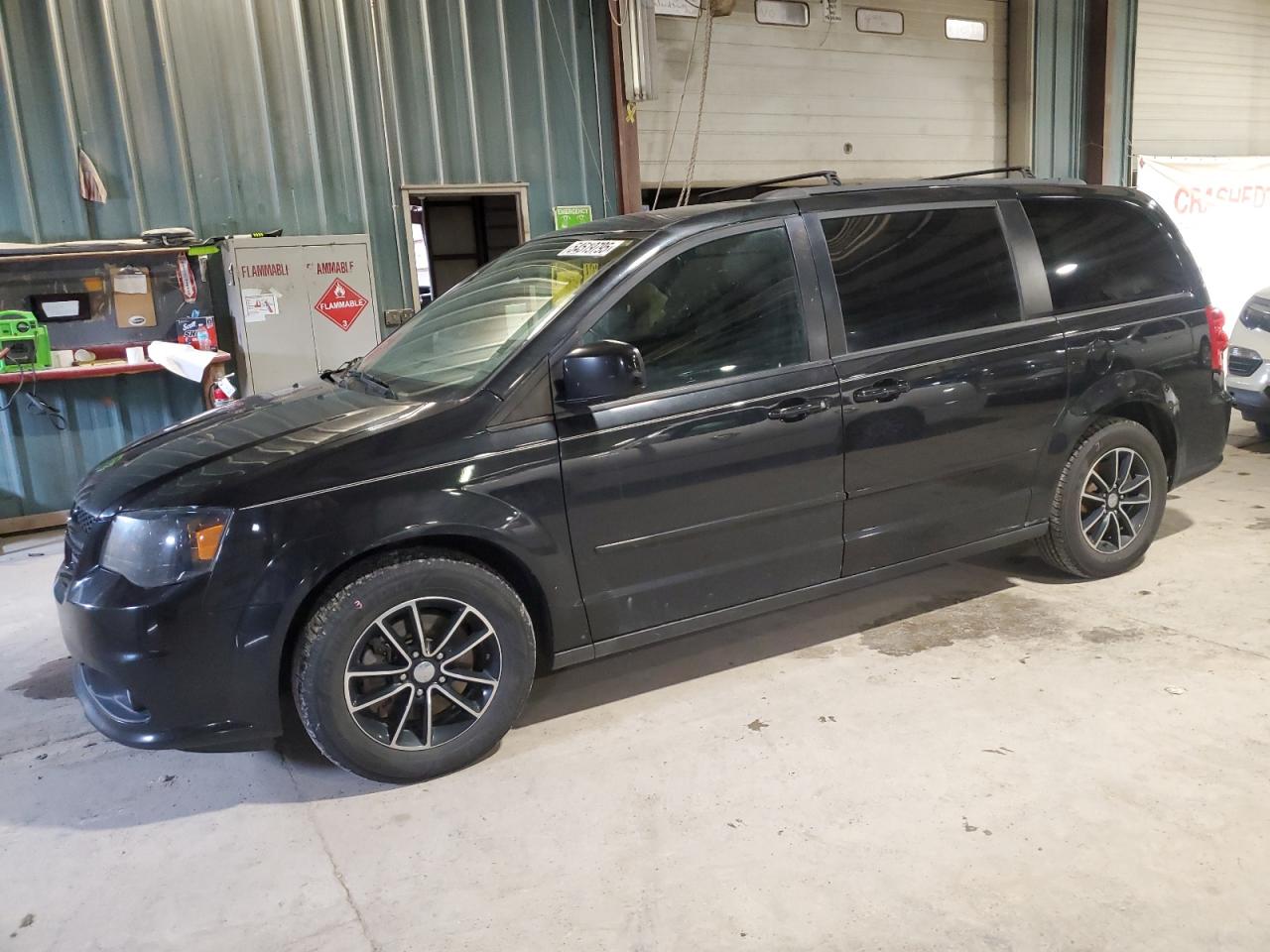 Eldridge, IA에서 판매 중인 2017 Dodge Grand Caravan Gt - Side