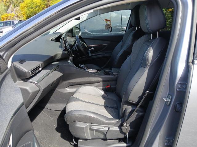 2022 PEUGEOT 3008 ALLUR