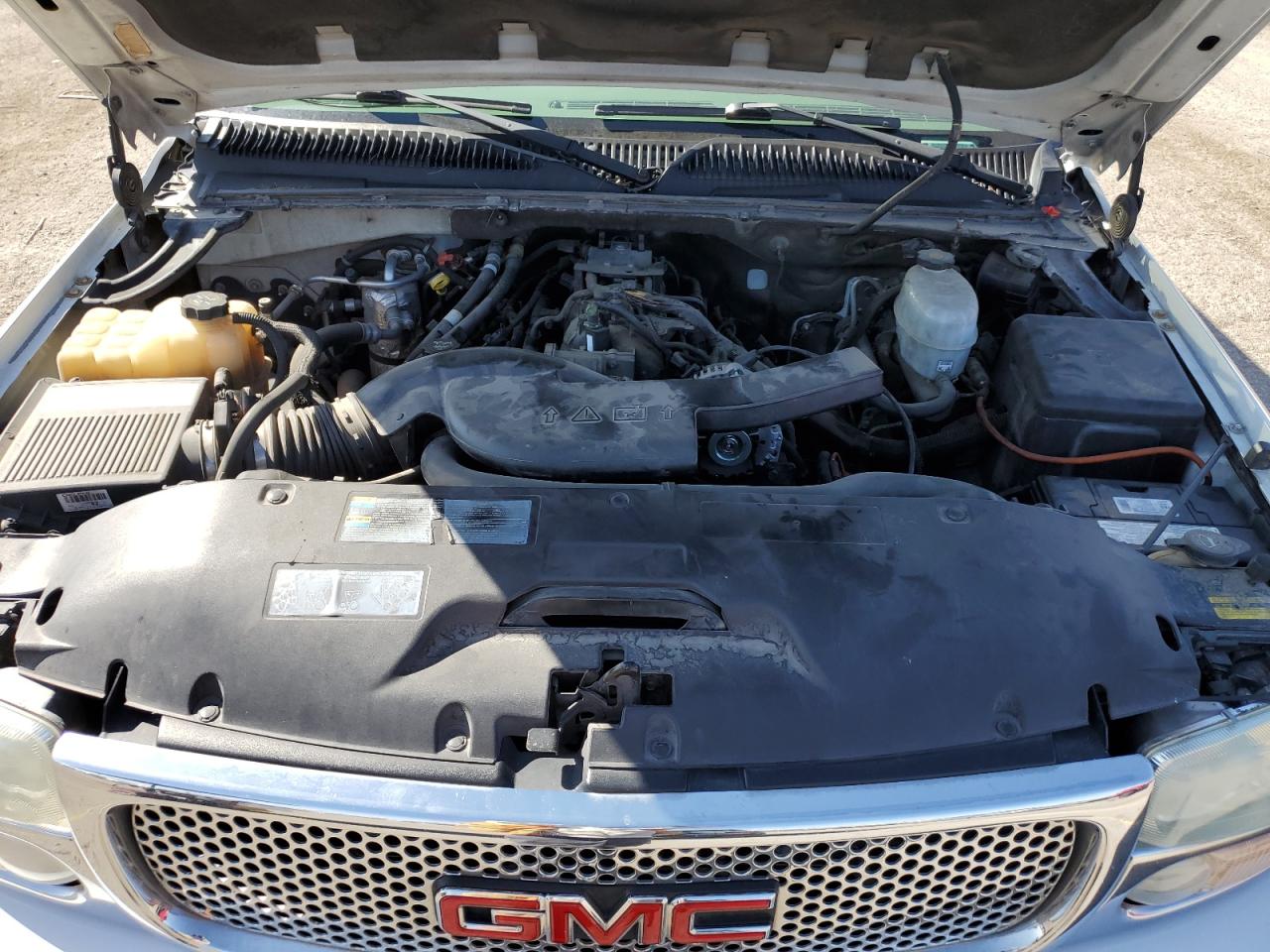 2004 GMC Yukon Xl Denali VIN: 1GKFK66U94J116738 Lot: 52642845