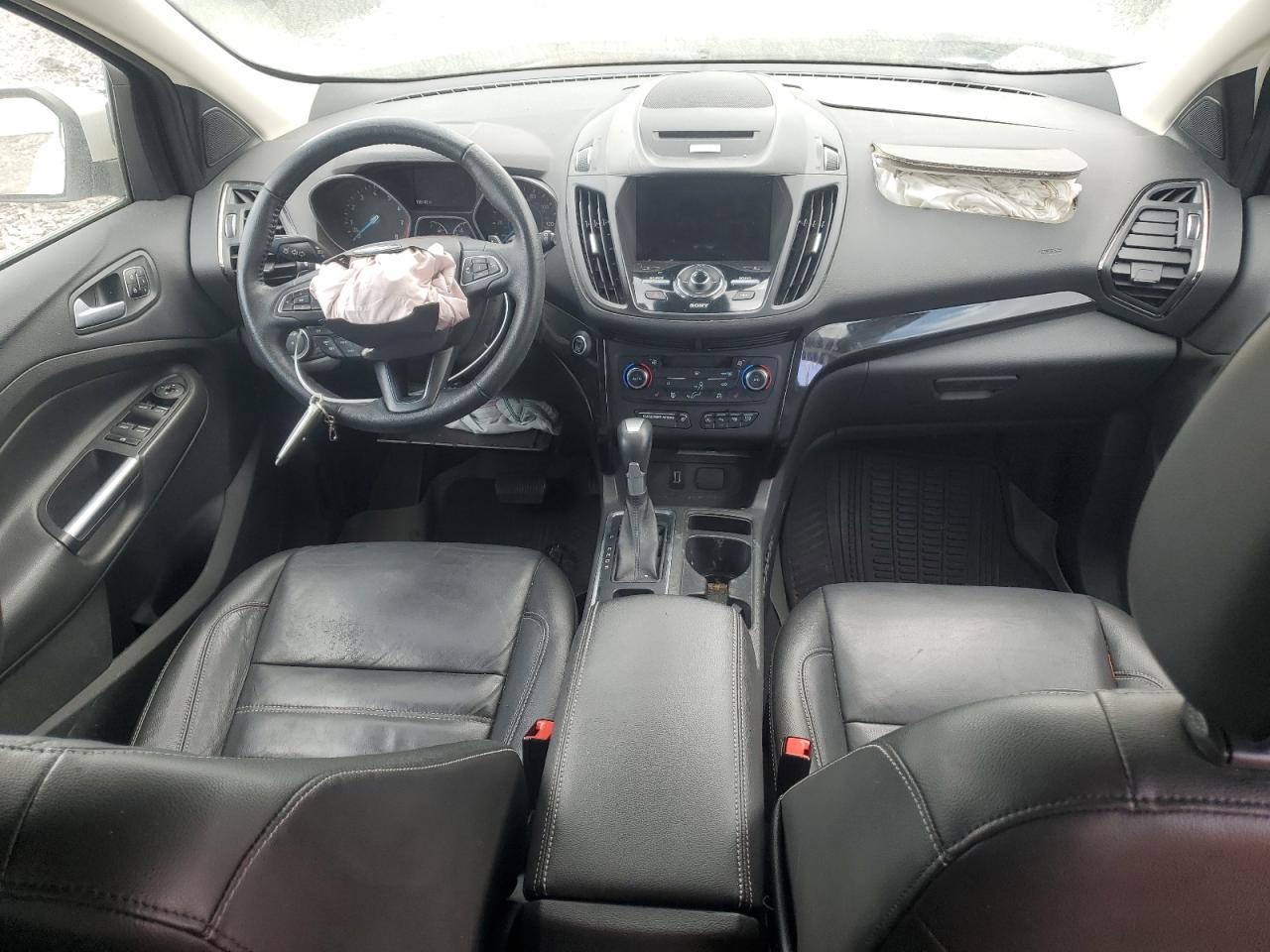 1FMCU0J98HUB35337 FORD ESCAPE 2017