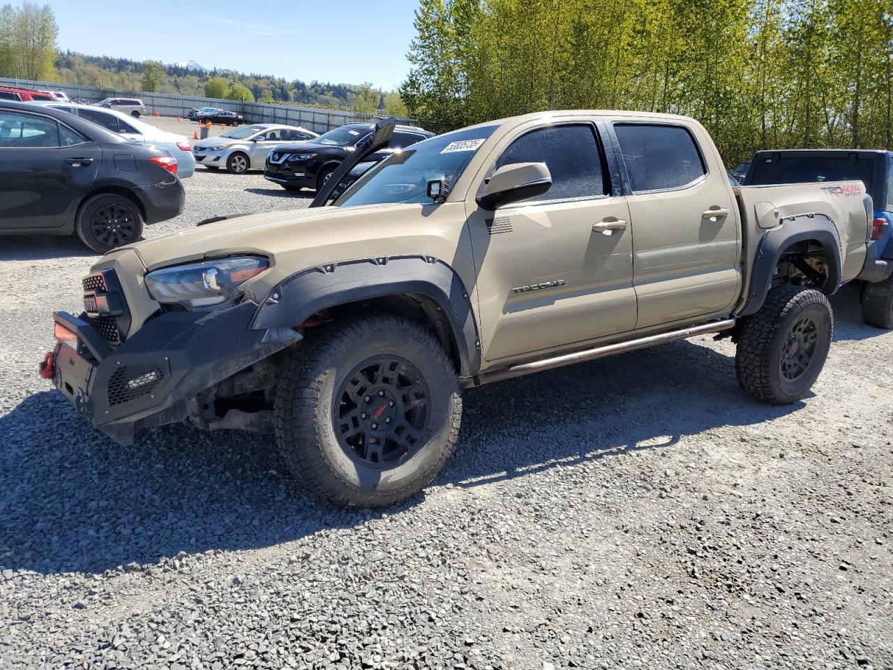 2017 Toyota Tacoma Double Cab للبيع في Arlington، WA - Front End