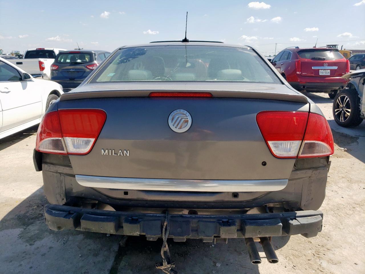 2010 Mercury Milan VIN: 3MEHM0HA7AR610899 Lot: 54061165