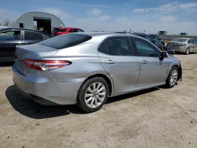  TOYOTA CAMRY 2018 Серебристый