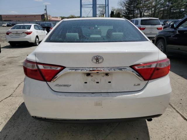  TOYOTA CAMRY 2016 Biały