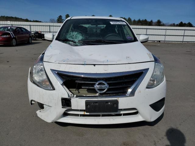 Sedans NISSAN VERSA 2016 Biały