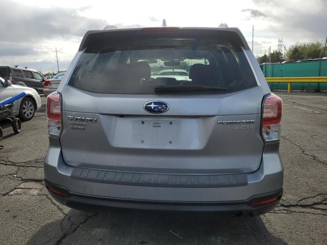  SUBARU FORESTER 2017 Сріблястий