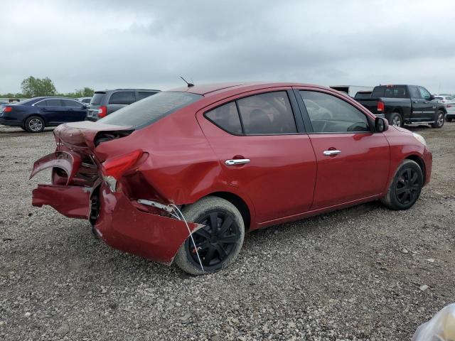 Sedans NISSAN VERSA 2013 Czerwony
