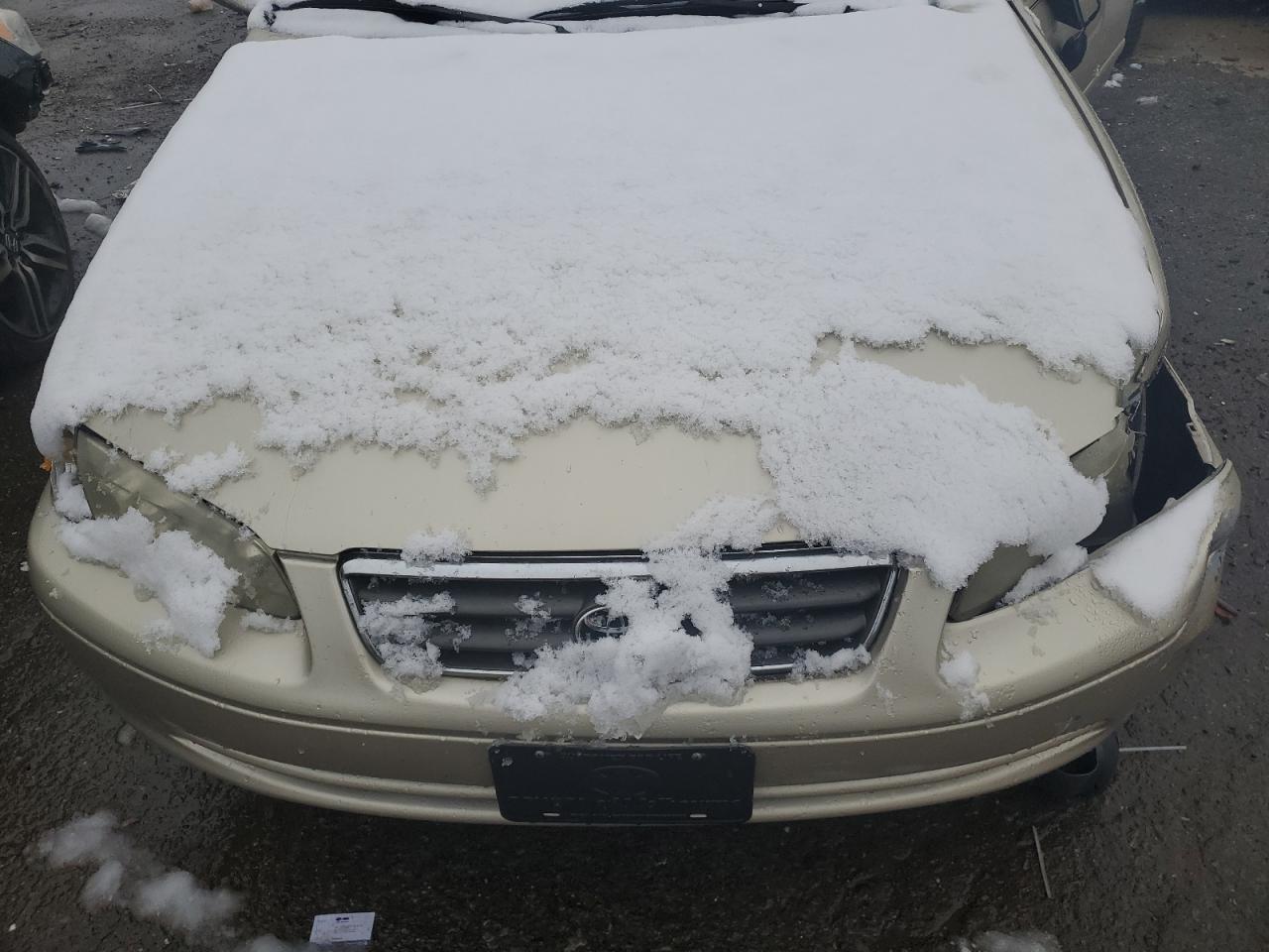 2000 Toyota Camry Le VIN: 4T1BF28K0YU937293 Lot: 52705685