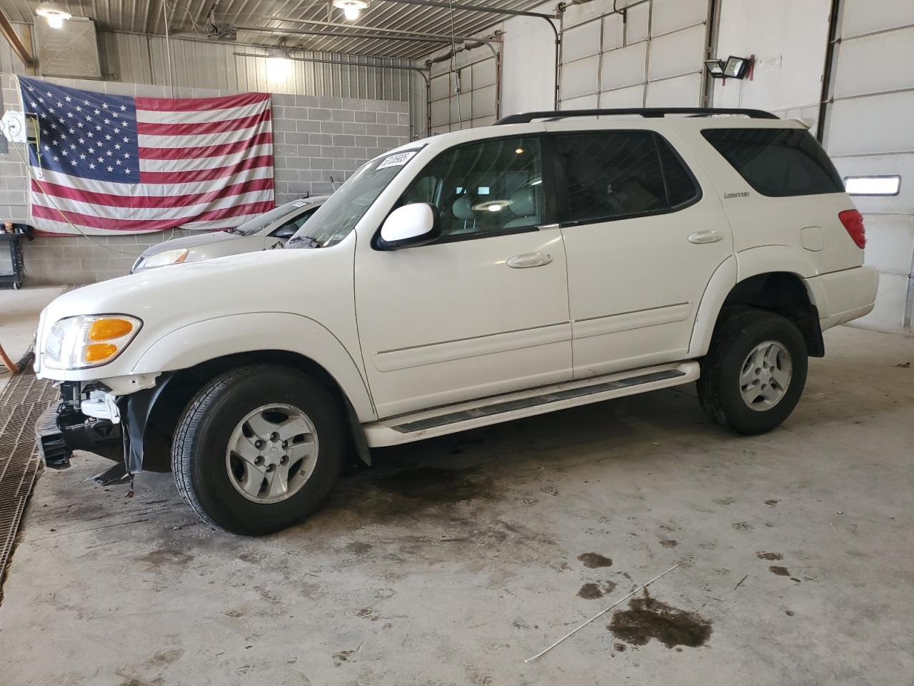 2002 Toyota Sequoia Limited for Sale in Columbia, MO - Front End