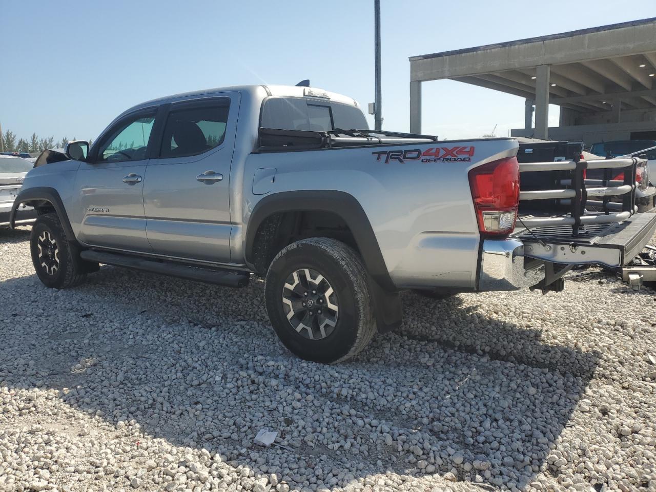 3TMCZ5AN4HM056820 TOYOTA TACOMA 2017