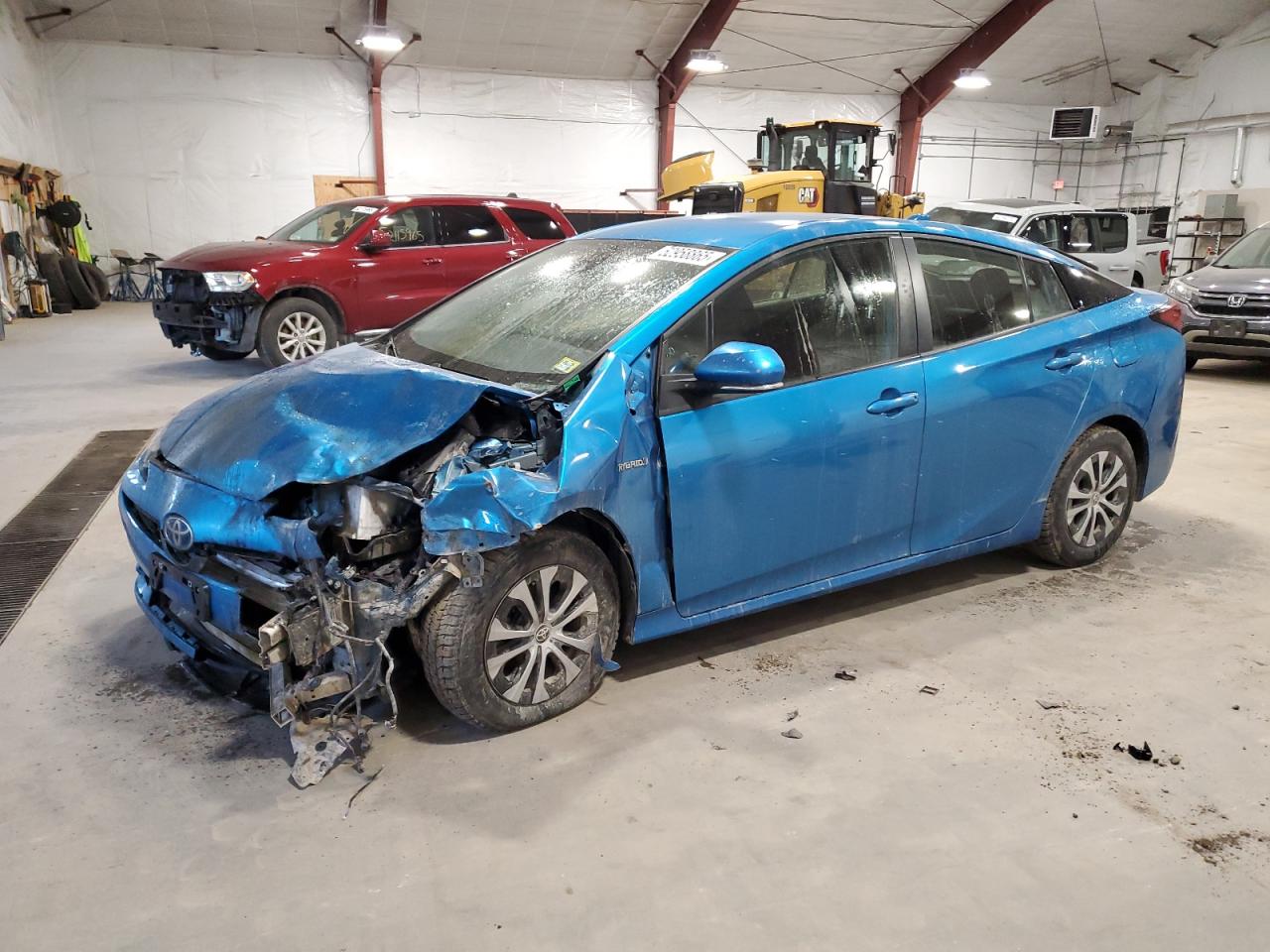 2021 Toyota Prius Le იყიდება Center Rutland-ში, VT - Front End