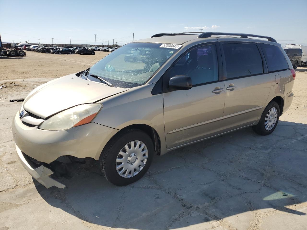2008 Toyota Sienna Ce zu verkaufen in Sun Valley, CA - Front End