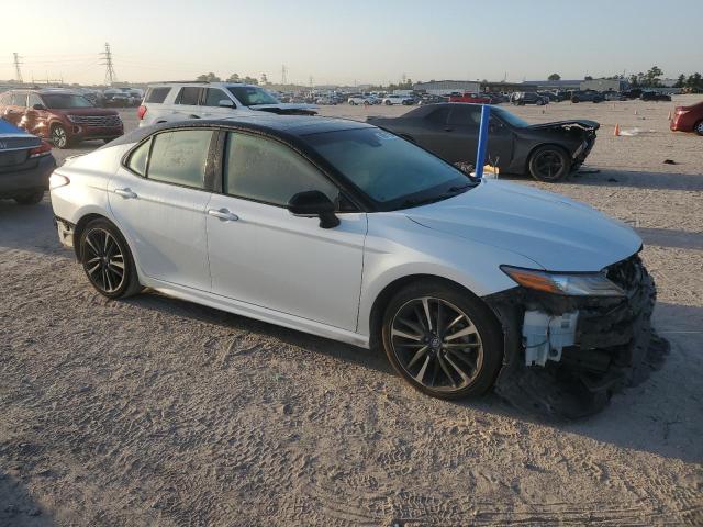  TOYOTA CAMRY 2018 White