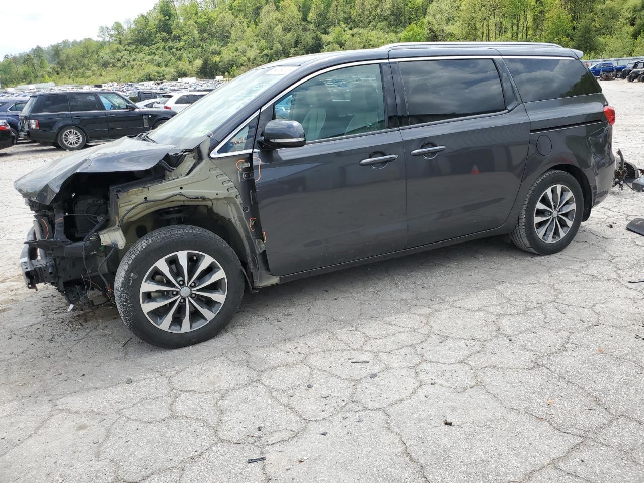 2018 Kia Sedona Ex for Sale in Hurricane, WV - Front End